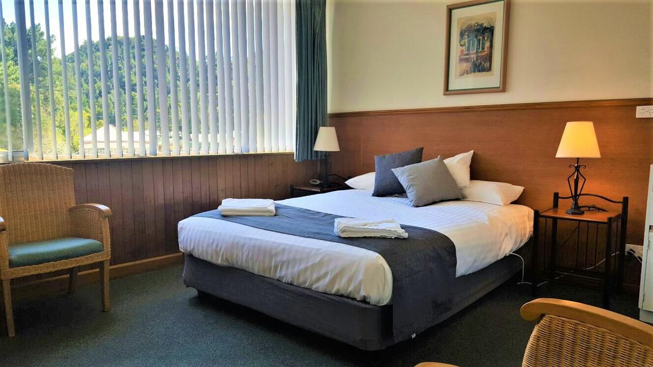 Mt Lyell Motor Inn Queenstown Dış mekan fotoğraf